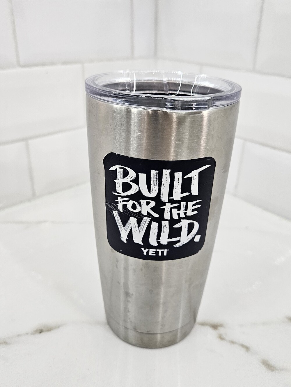 Yeti Rambler Insulated Stainless Steel Tumbler w Lid 20 oz Built For The Wild